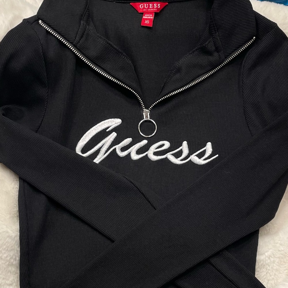 ❤️GUESS Half Zip Collard Tee